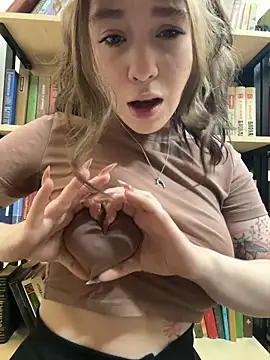 Snapshot of Mimiumuy chatting on 2, 12, 2025 Mimiumuy online show from 2, 12, 2025