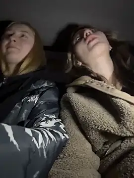 Snapshot of Mimiumuy chatting on 18, 12, 2025 Mimiumuy online show from 18, 12, 2025