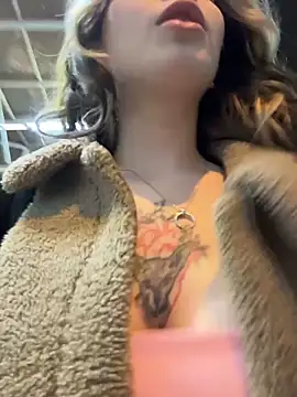 Snapshot of Mimiumuy chatting on 19, 12, 2025 Mimiumuy online show from 19, 12, 2025