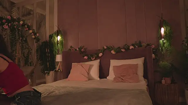 MaryNixon  online show from 21, 10, 2025