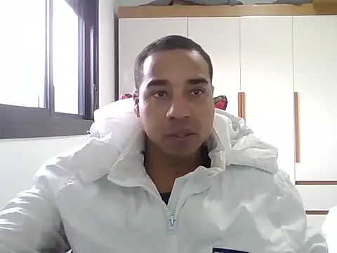 JUNINHOLEKE online show from 14, 9, 2025