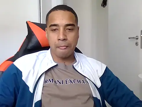 JUNINHOLEKE online show from 23, 9, 2025