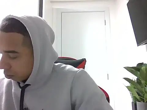 JUNINHOLEKE online show from 26, 9, 2025