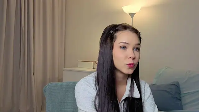 Snapshot of slyshypie chatting on 5, 10, 2025 slyshypie online show from 5, 10, 2025