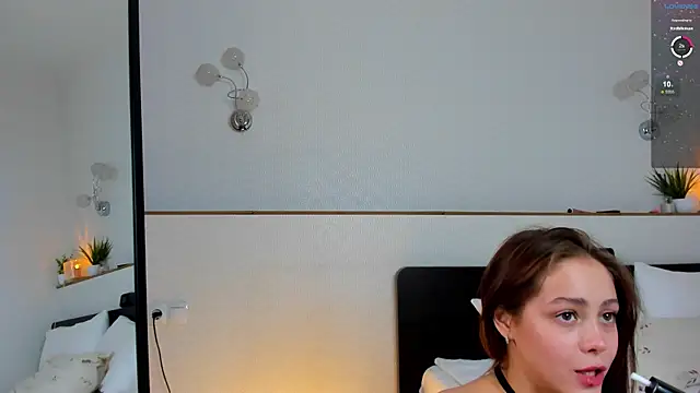 charlottacardi online show from 30, 10, 2025