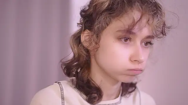 Snapshot of MimiLicks chatting on 6, 10, 2025 MimiLicks online show from 6, 10, 2025