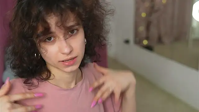 Snapshot of MimiLicks chatting on 29, 11, 2025 MimiLicks online show from 29, 11, 2025