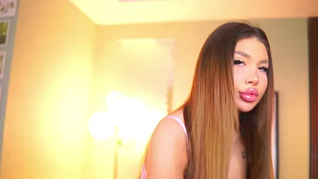 CassyeLips online show from 17, 11, 2025