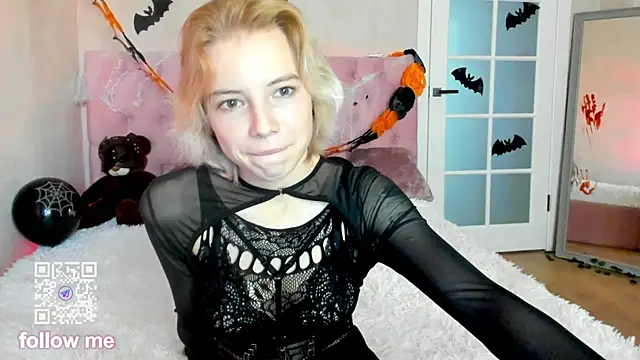 Pink Lila18 online show from 31, 10, 2025