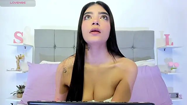Snapshot of Sarahlopezz chatting on 26, 7, 2026 Sarahlopezz online show from 26, 7, 2026