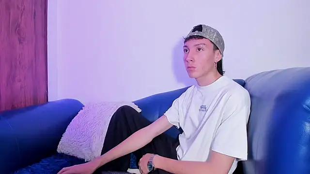 LittleDanny  online show from 18, 4, 2026