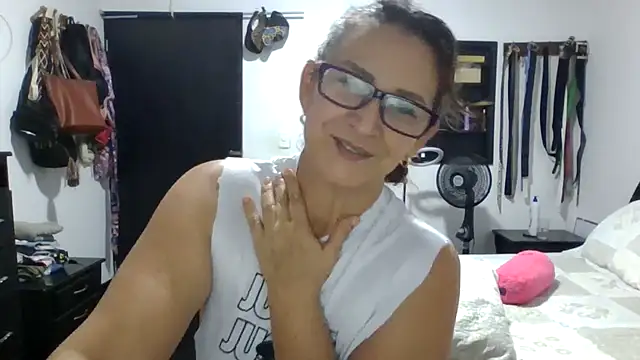 MiaVega online show from 6, 2, 2026