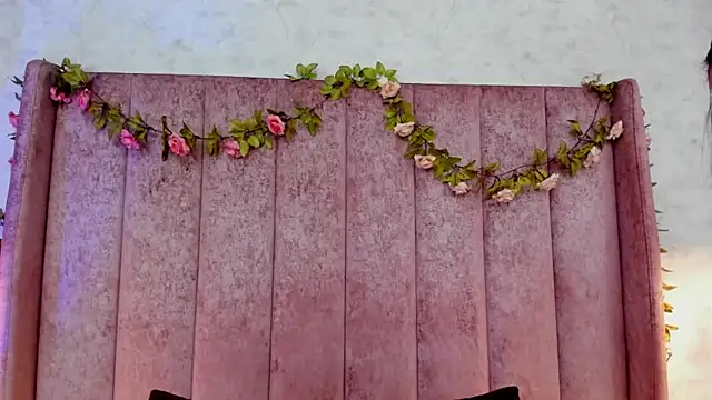 Snapshot of AnyaJay chatting on 22, 12, 2025 AnyaJay online show from 22, 12, 2025