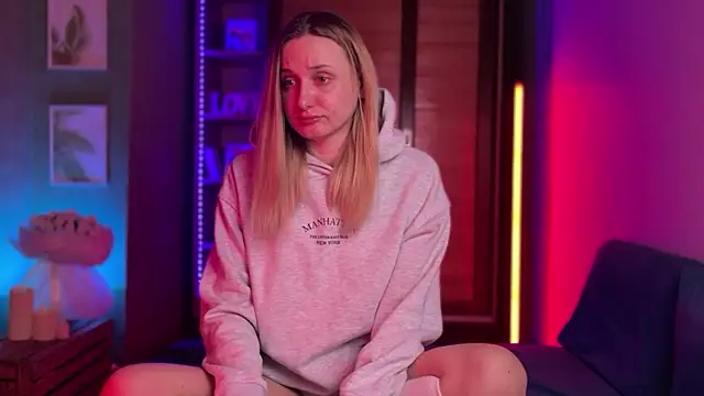 LovaMay online show from 7, 3, 2026