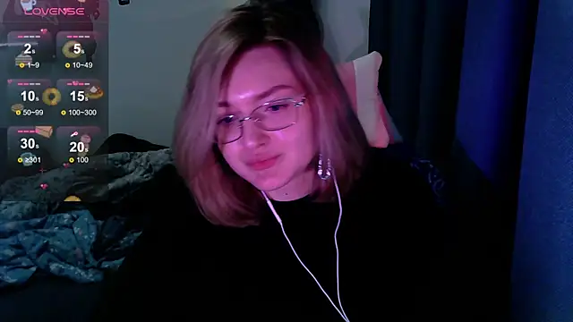 Snapshot of cute1stranger chatting on 17, 9, 2025 cute1stranger online show from 17, 9, 2025