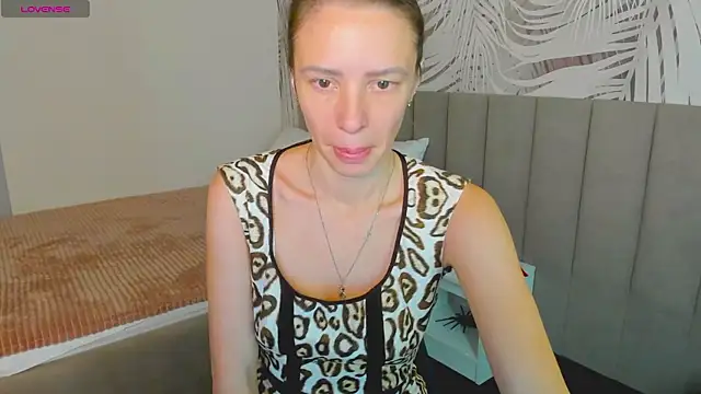 KiaraCaley online show from 14, 11, 2025