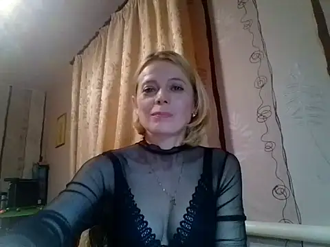 LiluXRose online show from 15, 10, 2025