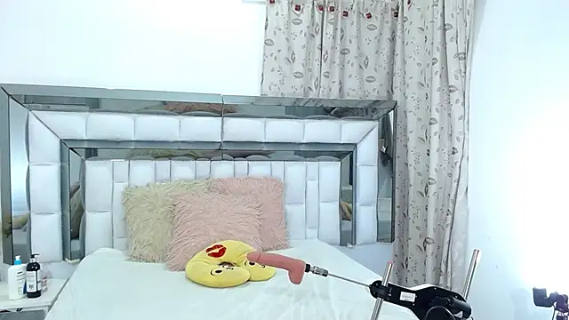 RebeccaGolden online show from 22, 11, 2025