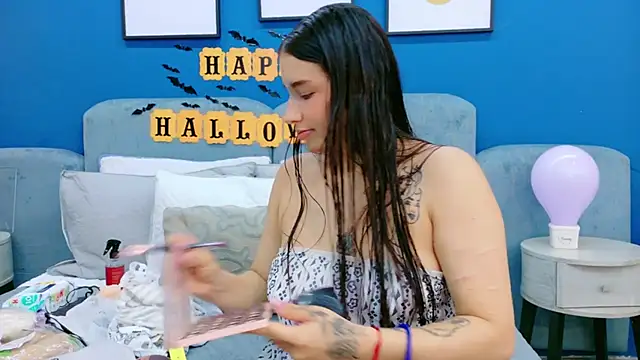 Ashley Evans22 online show from 18, 10, 2025