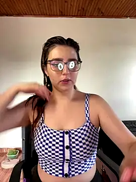 CoraVibes online show from 28, 9, 2025