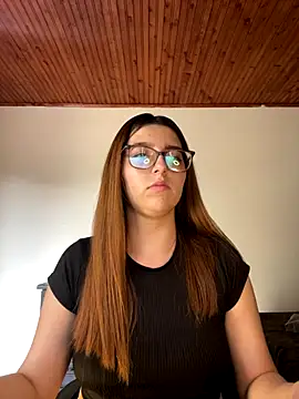 CoraVibes online show from 3, 10, 2025