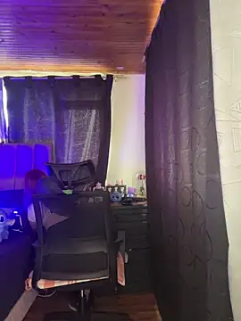 CoraVibes online show from 27, 10, 2025