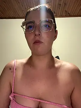 CoraVibes online show from 16, 11, 2025