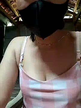 Snapshot of Lylymie chatting on 12, 9, 2025 Lylymie online show from 12, 9, 2025