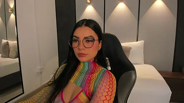 Snapshot of emily_tolson chatting on 4, 6, 2026 emily tolson online show from 4, 6, 2026