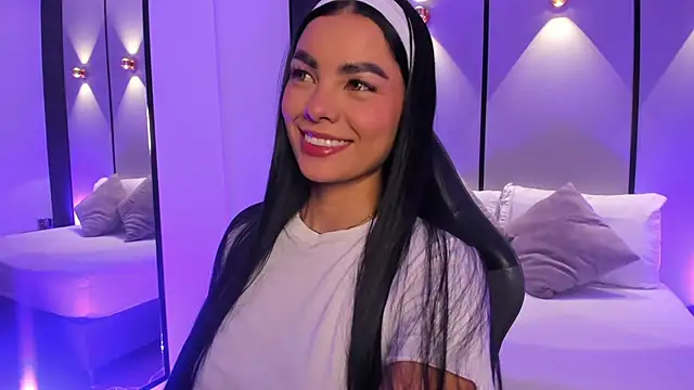 Snapshot of emily_tolson chatting on 1, 7, 2026 emily tolson online show from 1, 7, 2026