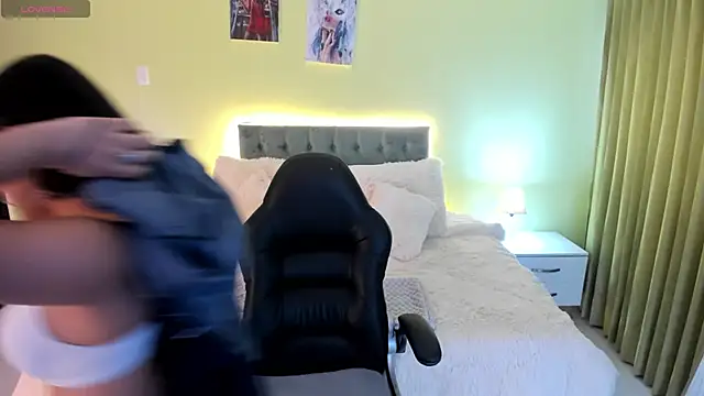 Camille Olsen  online show from 17, 10, 2025