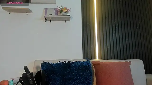 Mia Duarte1 online show from 5, 10, 2025