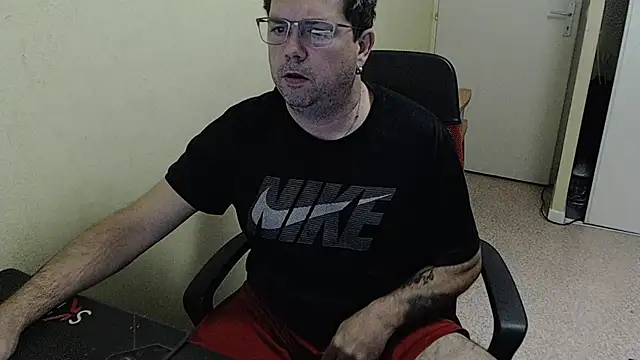 blueandwhite1 online show from 13, 12, 2024