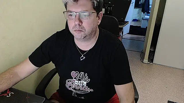 blueandwhite1 online show from 19, 12, 2024