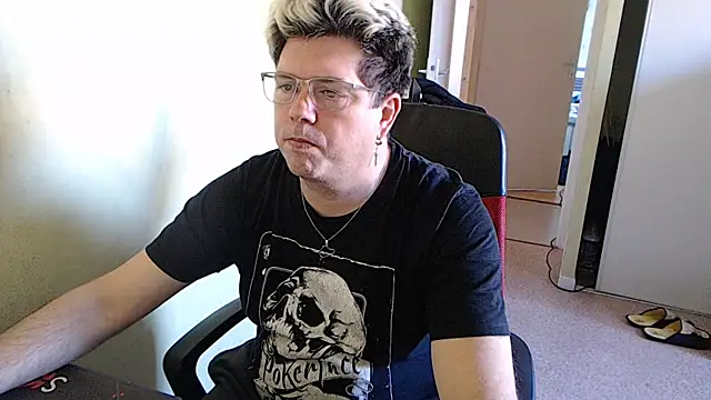 blueandwhite1 online show from 30, 12, 2024