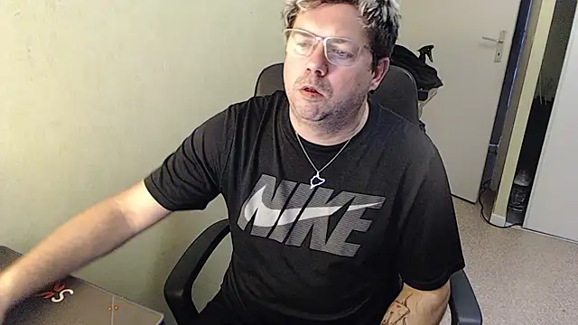 blueandwhite1 online show from 10, 1, 2025