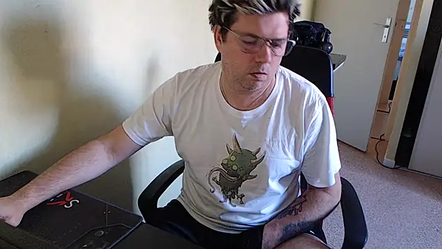 blueandwhite1 online show from 15, 1, 2025