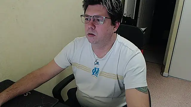 blueandwhite1 online show from 26, 1, 2025