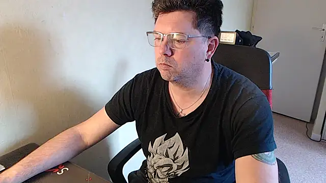 blueandwhite1 online show from 29, 1, 2025