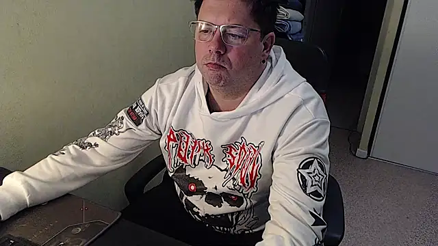 blueandwhite1 online show from 8, 2, 2025