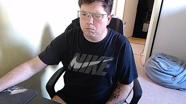 blueandwhite1 online show from 14, 2, 2025