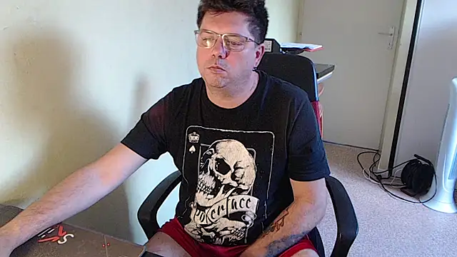 blueandwhite1 online show from 4, 10, 2025