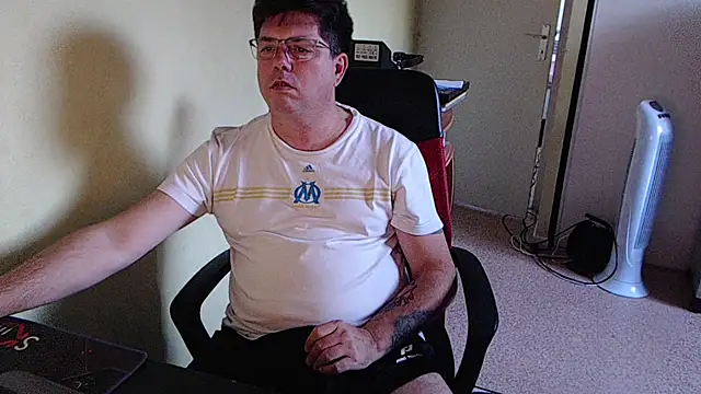 blueandwhite1 online show from 13, 10, 2025