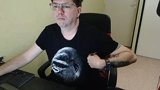 blueandwhite1 online show from 20, 3, 2026