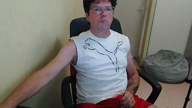 blueandwhite1 online show from 28, 7, 2026