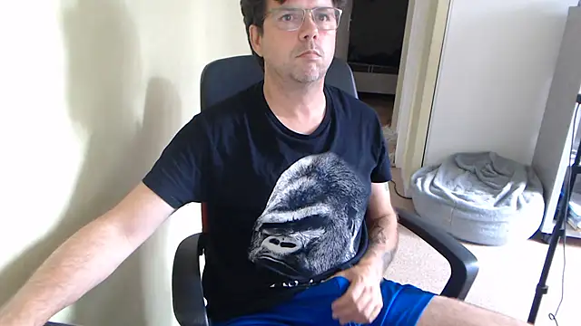 blueandwhite1 online show from 31, 7, 2026