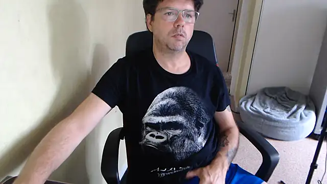 blueandwhite1 online show from 1, 8, 2026