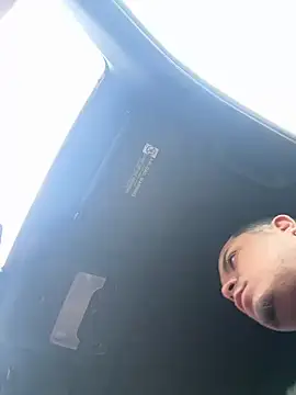 Snapshot of YadielPublic chatting on 4, 3, 2026 YadielPublic online show from 4, 3, 2026