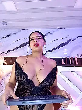 Zoe-Johnson  online show from 18, 4, 2026