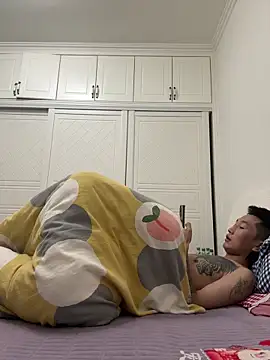 Snapshot of YJBJ258258 chatting on 17, 11, 2025 YJBJ258258 online show from 17, 11, 2025